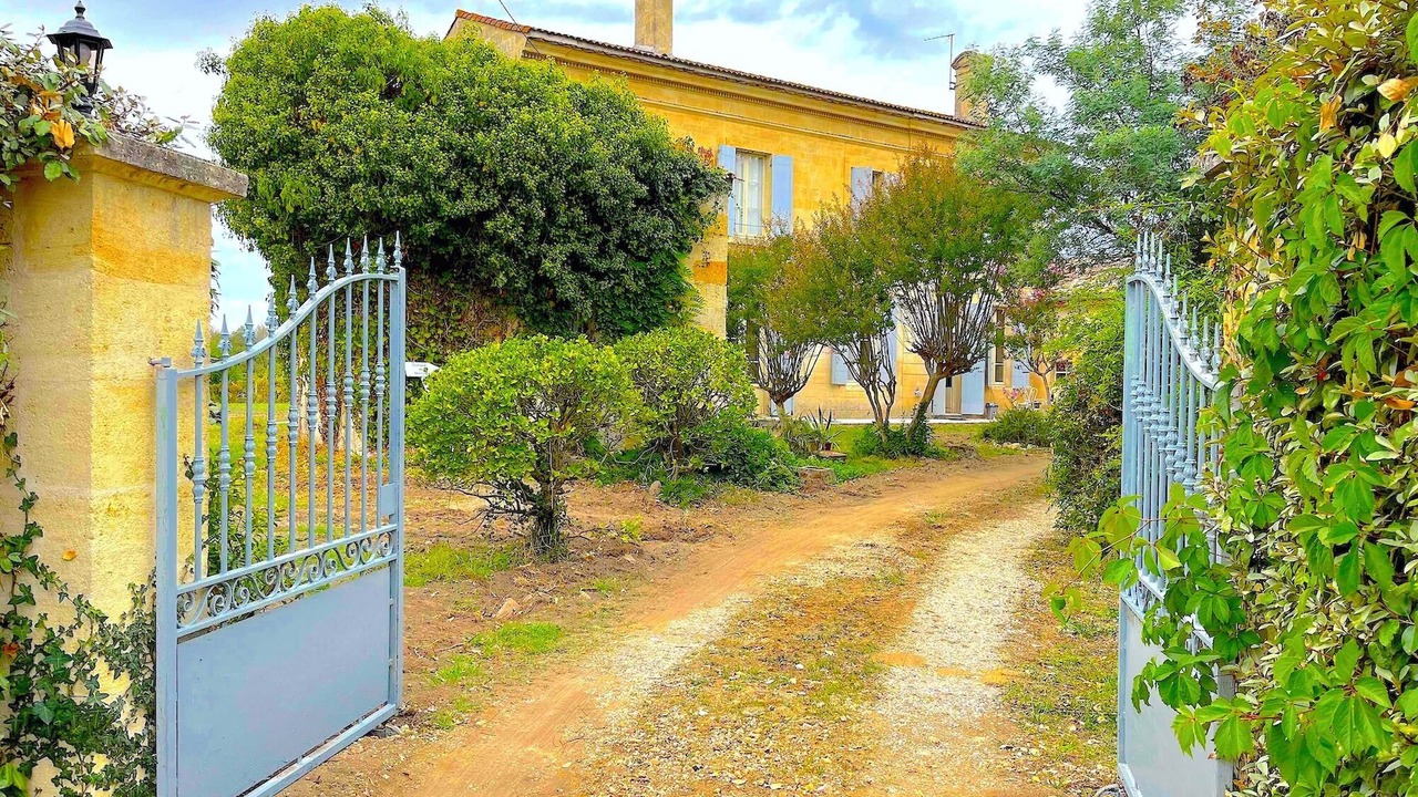 Photo of Outdoor in Sainte-Terre