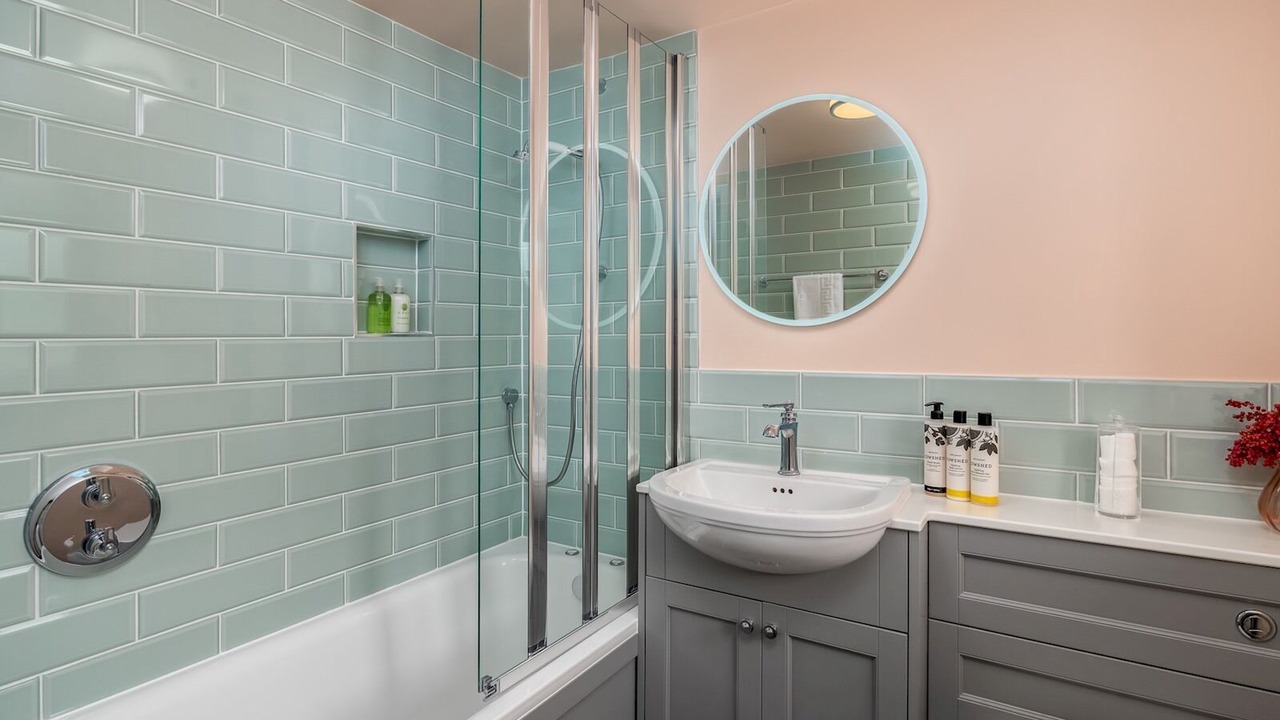 Photo of Bathroom in Adderbury