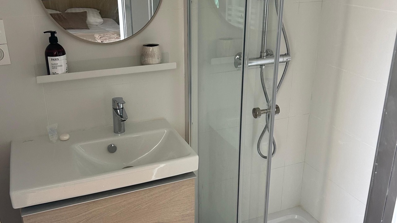 Photo of Bathroom in Bernieres-sur-Mer