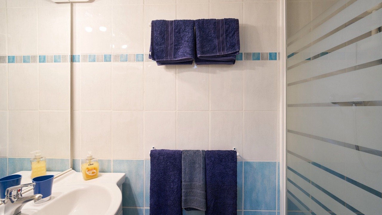 Photo of Bathroom in Saint-Sulpice-de-Roumagnac