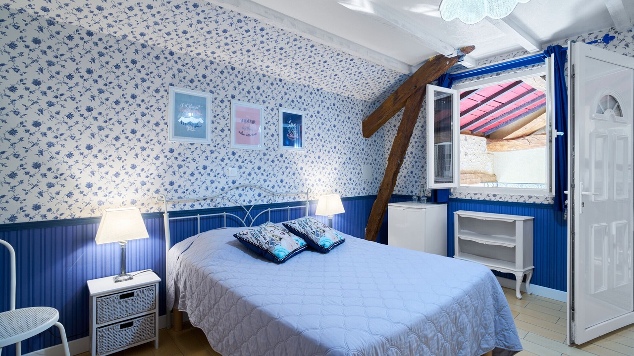 Photo of Bedroom in Saint-Sulpice-de-Roumagnac