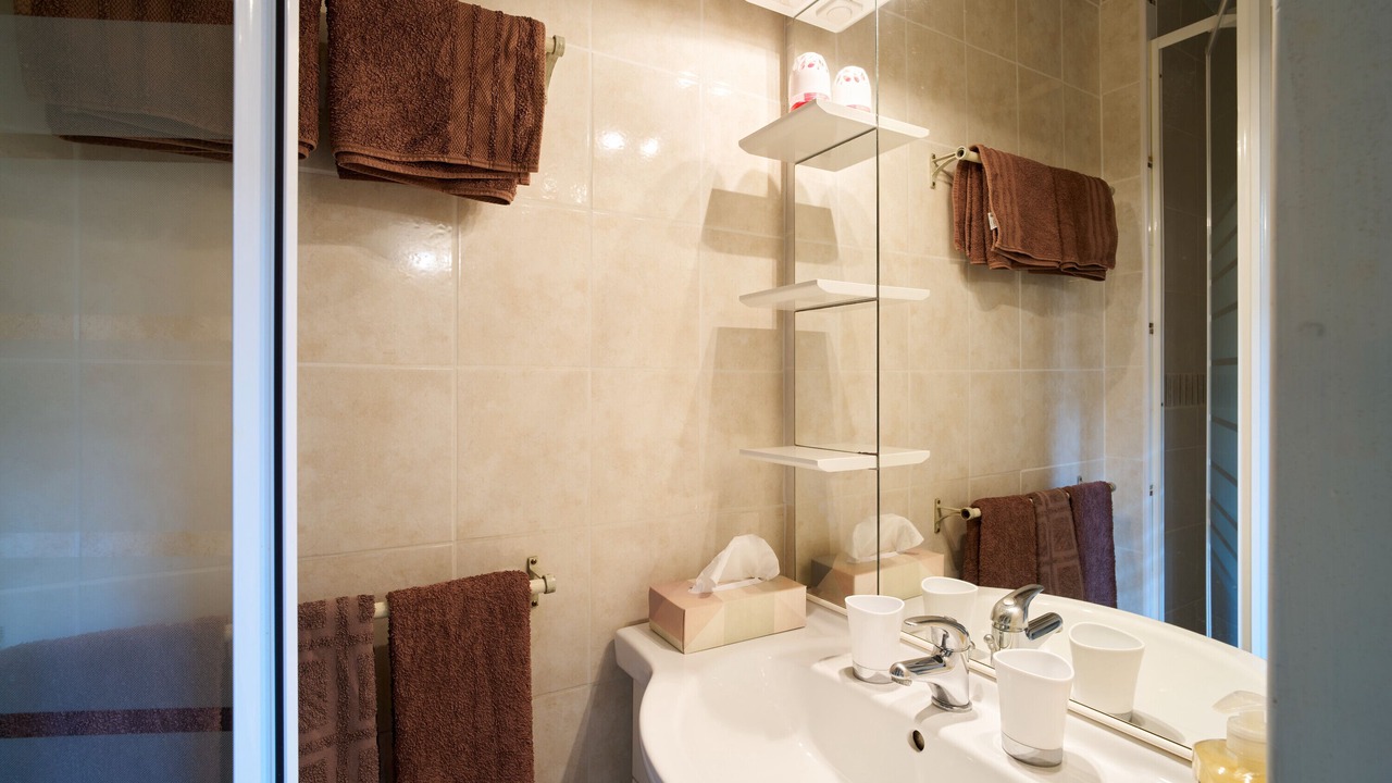 Photo of Bathroom in Saint-Sulpice-de-Roumagnac