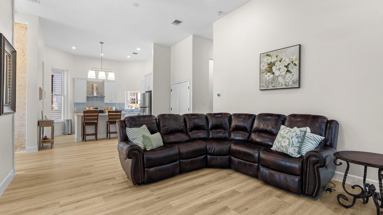 Photo of Livingroom in Near East Side