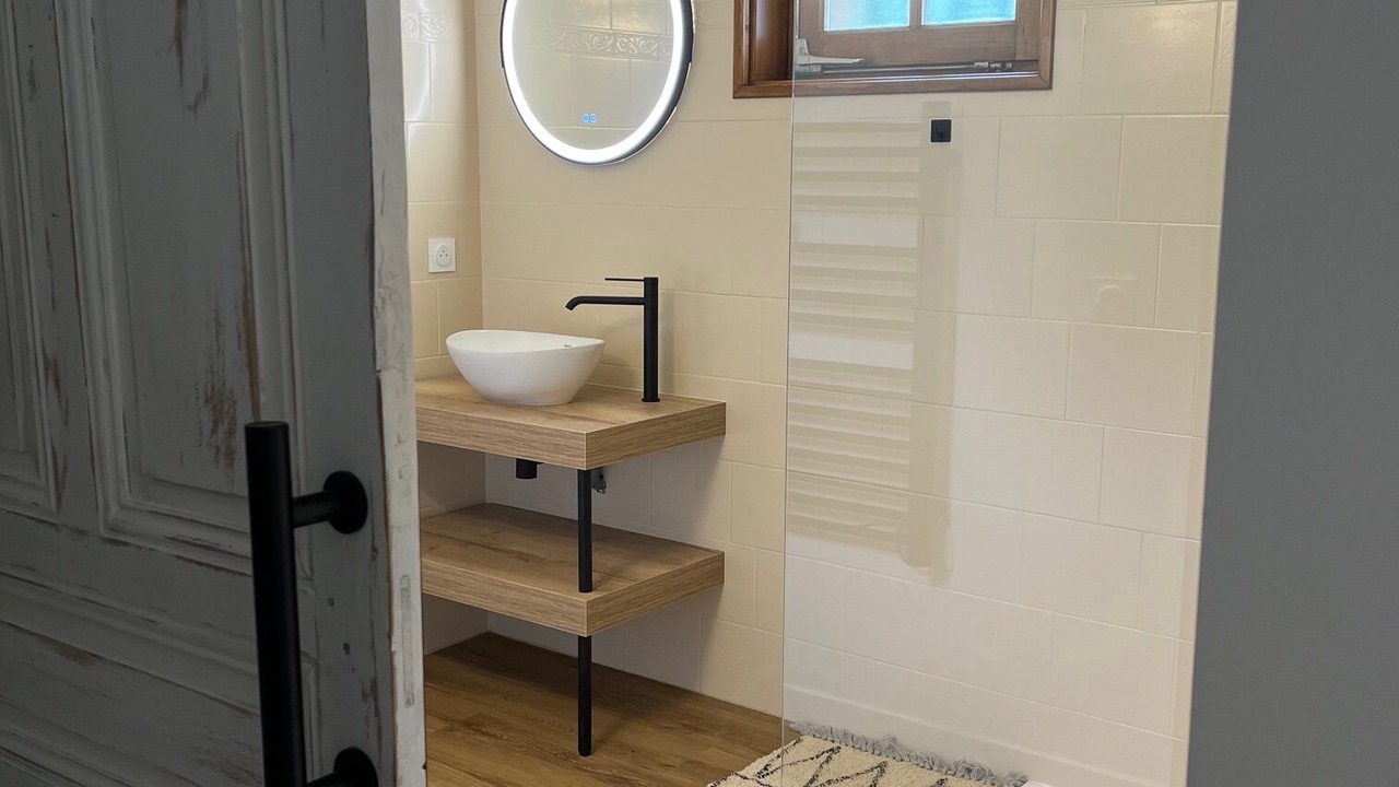 Photo of Bathroom in Marges
