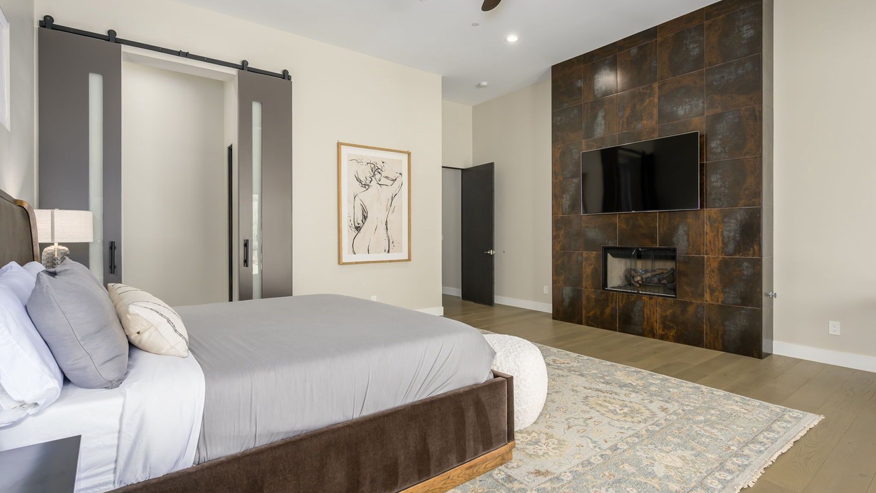 Photo of Bedroom in Pinnacle Peak