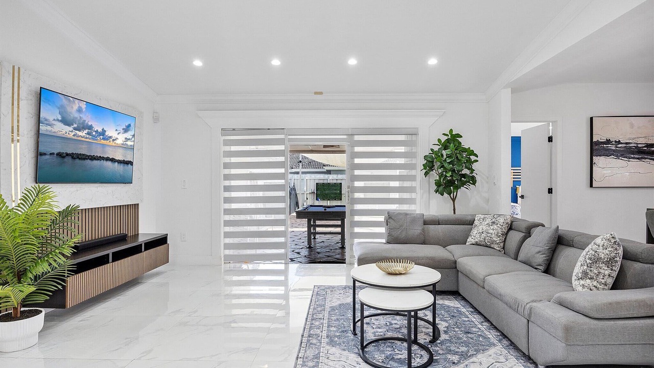 Photo of Livingroom in Richmond West