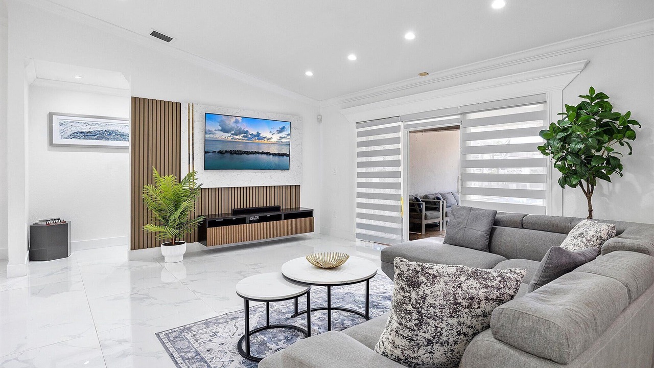 Photo of Livingroom in Richmond West