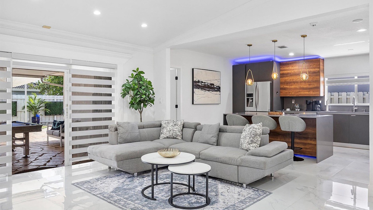 Photo of Livingroom in Richmond West