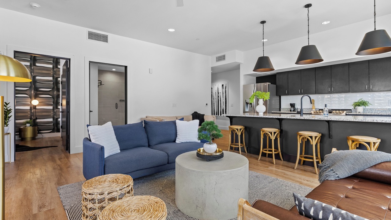 Photo of Livingroom in Woodland in Waverly