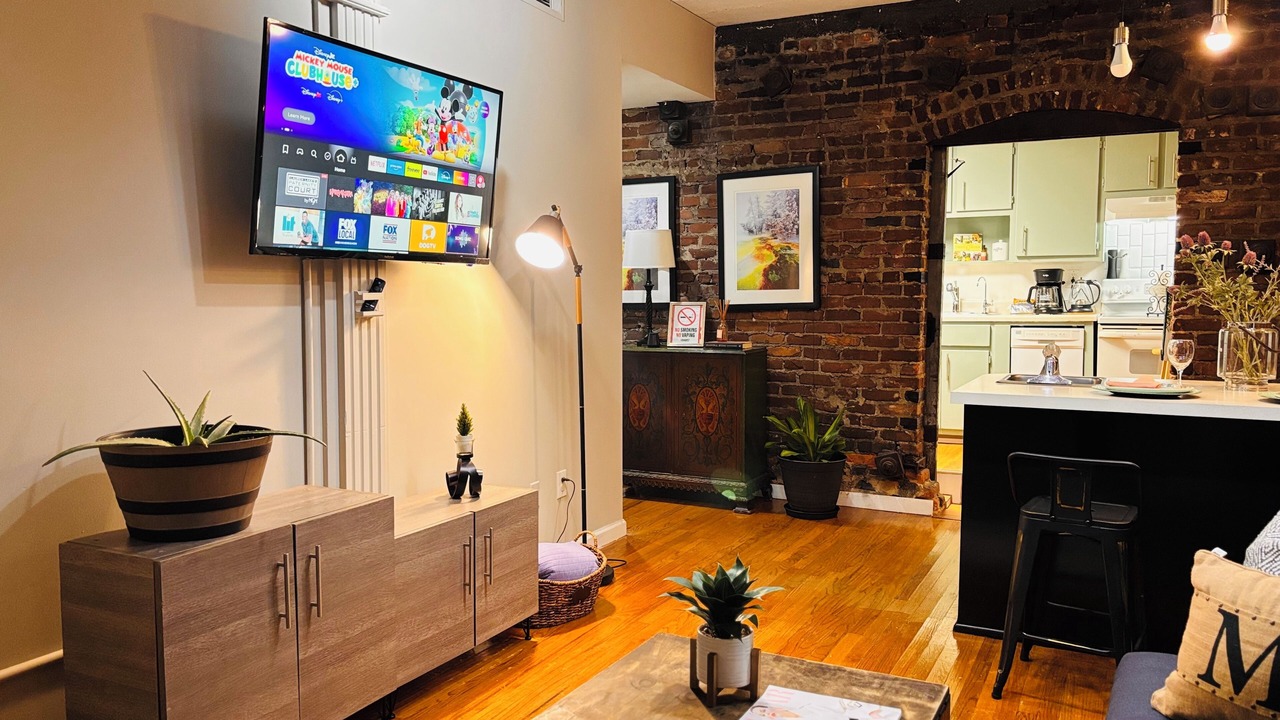 Photo of Livingroom in Virginia Highland