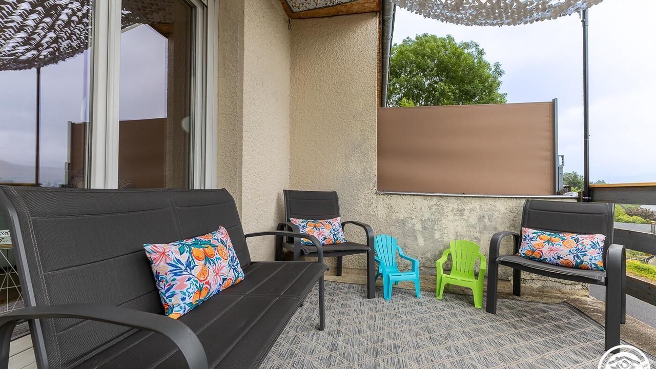 Photo of Patio Balcony in Murat-le-Quaire