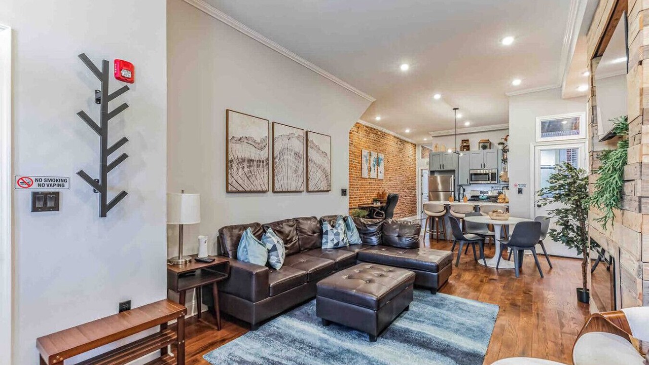 Photo of Livingroom in North Philadelphia West