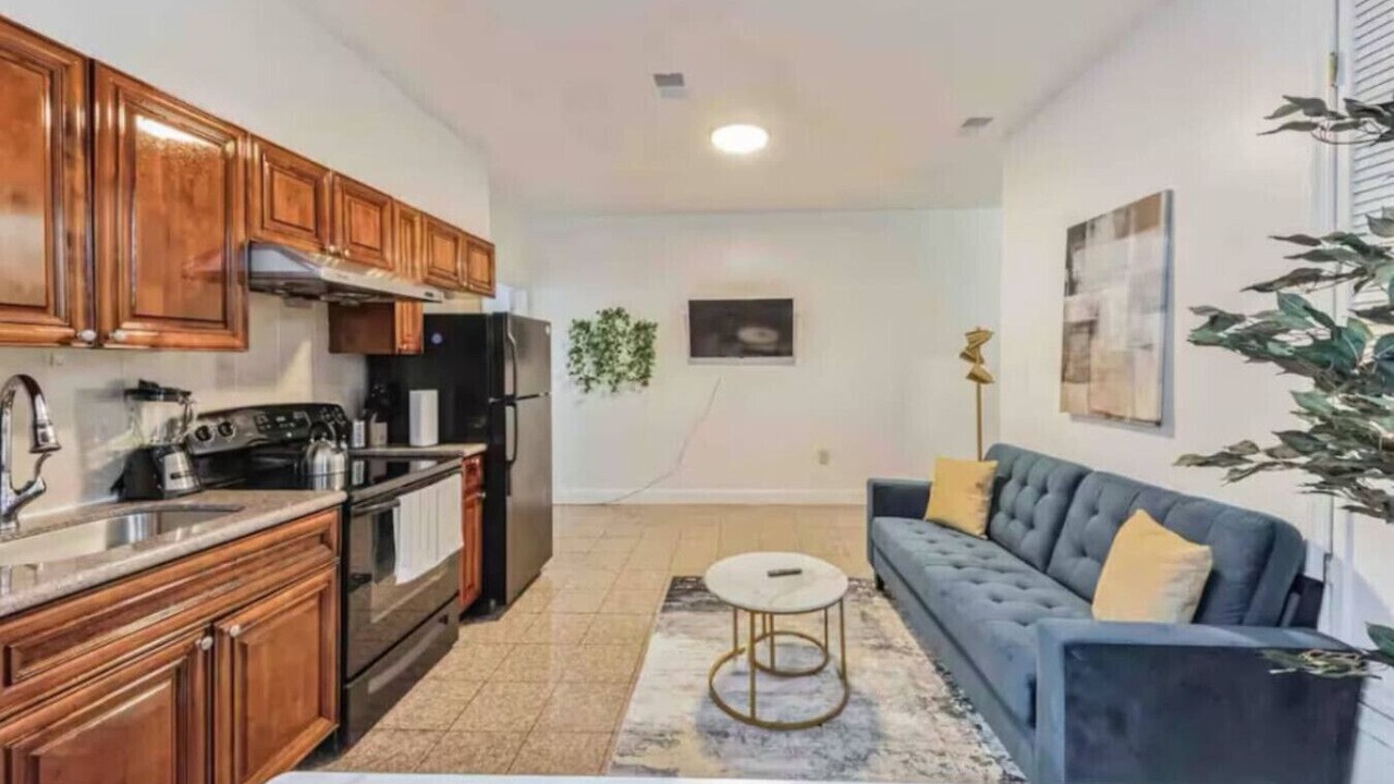 Photo of Livingroom in Center City