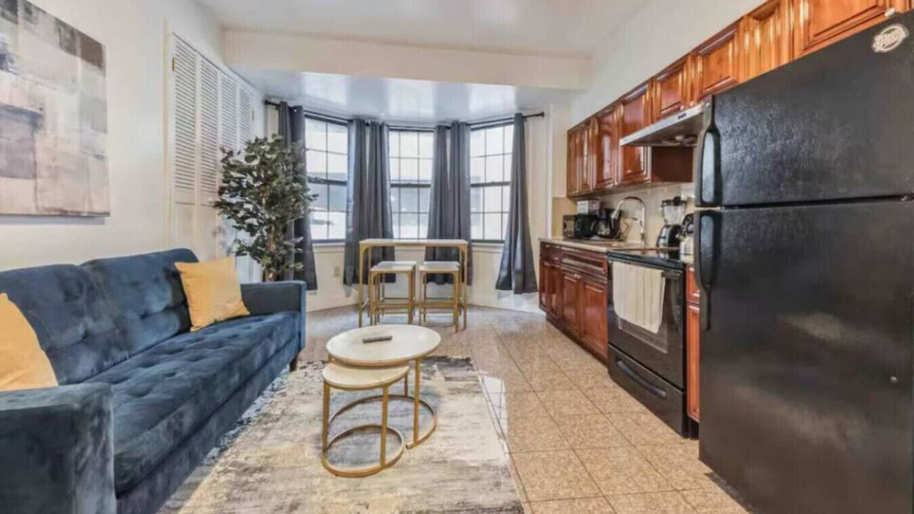 Photo of Livingroom in Center City