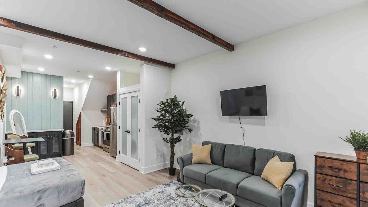 Photo of Livingroom in North Philadelphia West