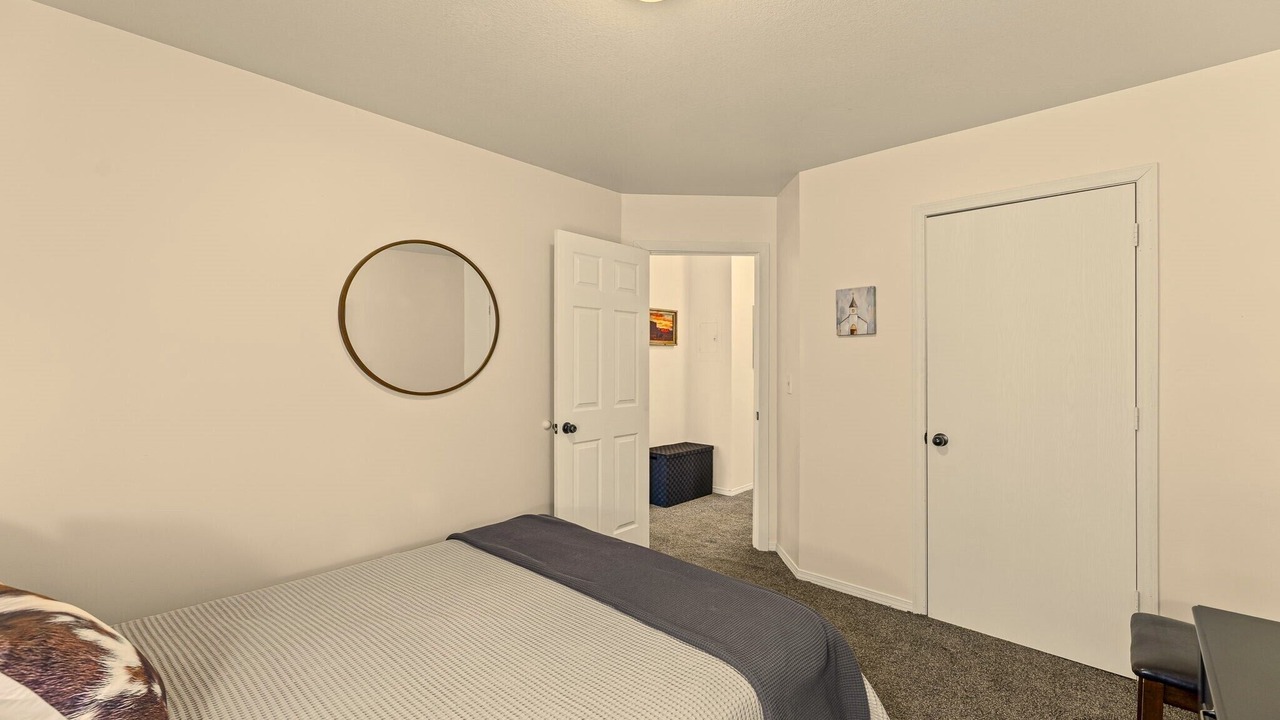 Photo of Bedroom in Osawatomie