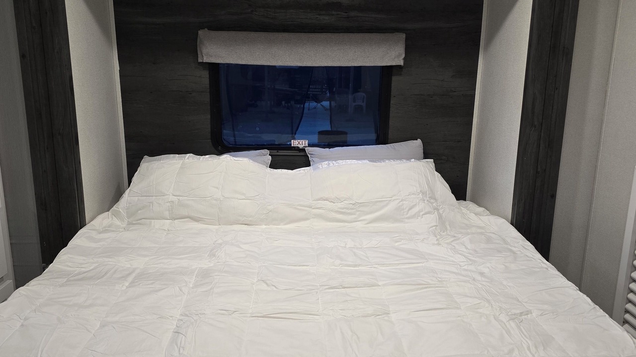 Photo of Bedroom in Pacific