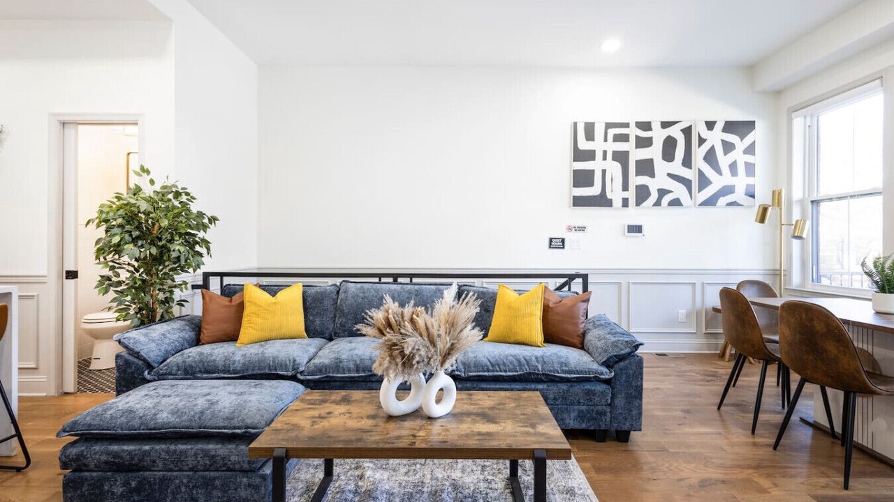Photo of Livingroom in North Philadelphia West