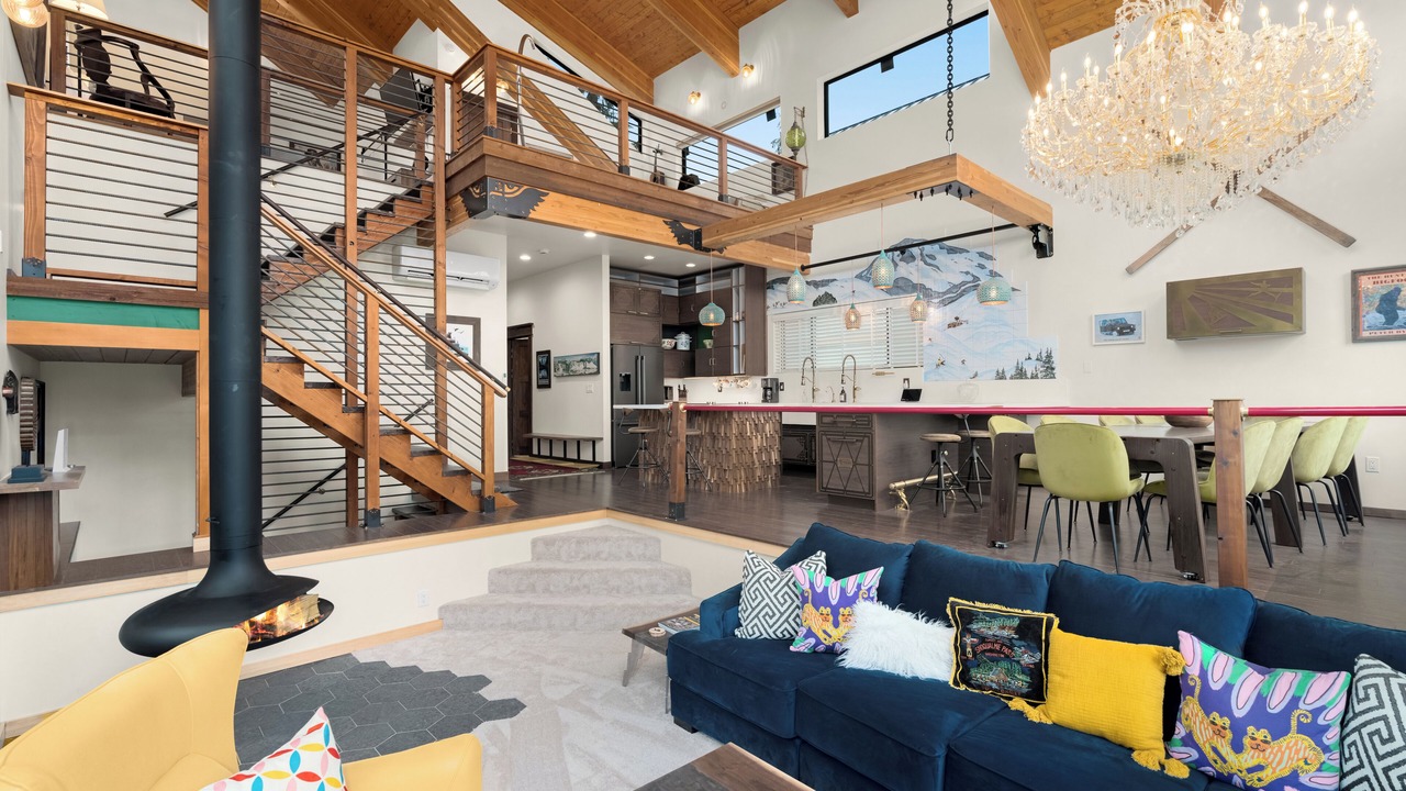 Photo of Livingroom in Snoqualmie Pass