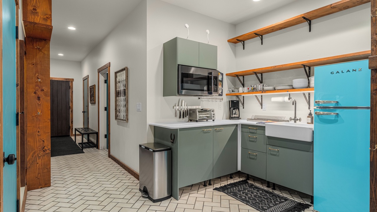 Photo of Kitchen in Snoqualmie Pass