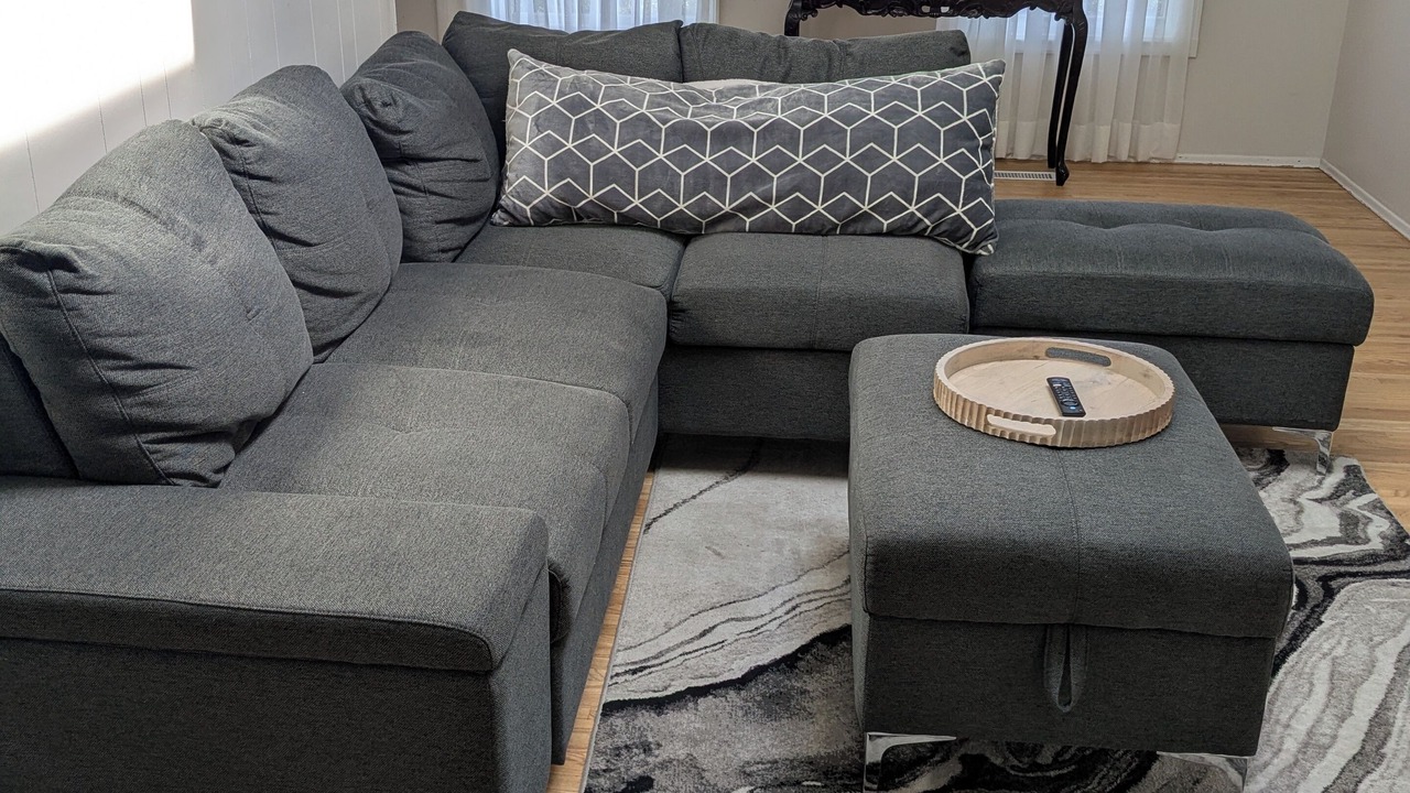 Photo of Livingroom in Pickering