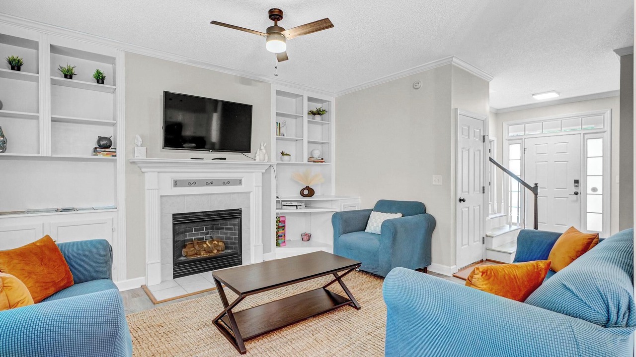Photo of Livingroom in Southwest Raleigh