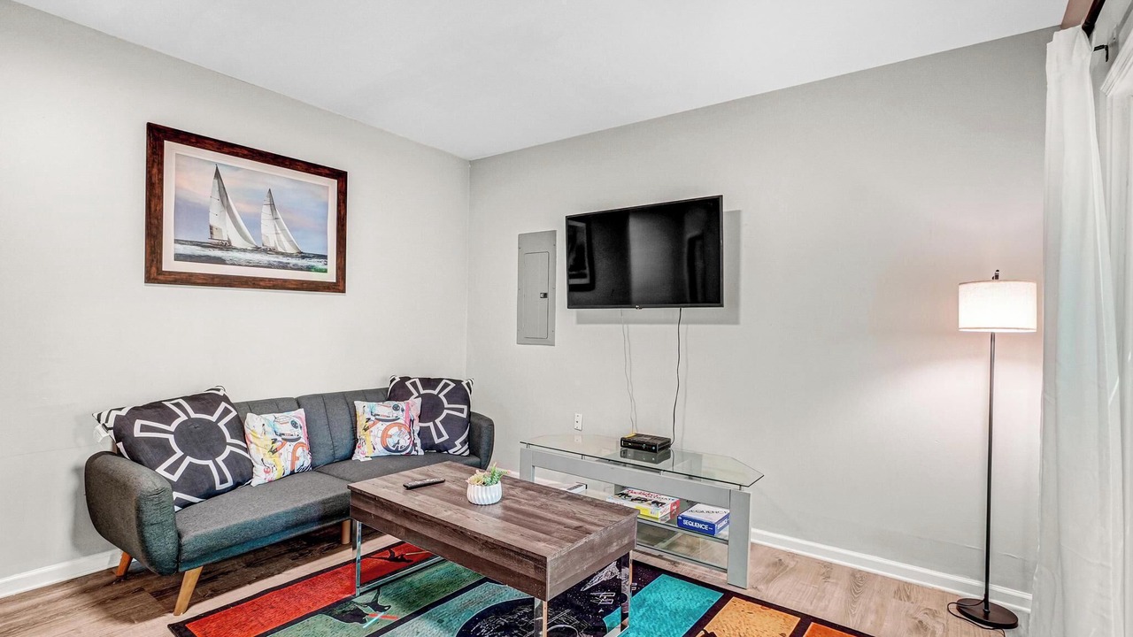 Photo of Livingroom in Southwest Raleigh