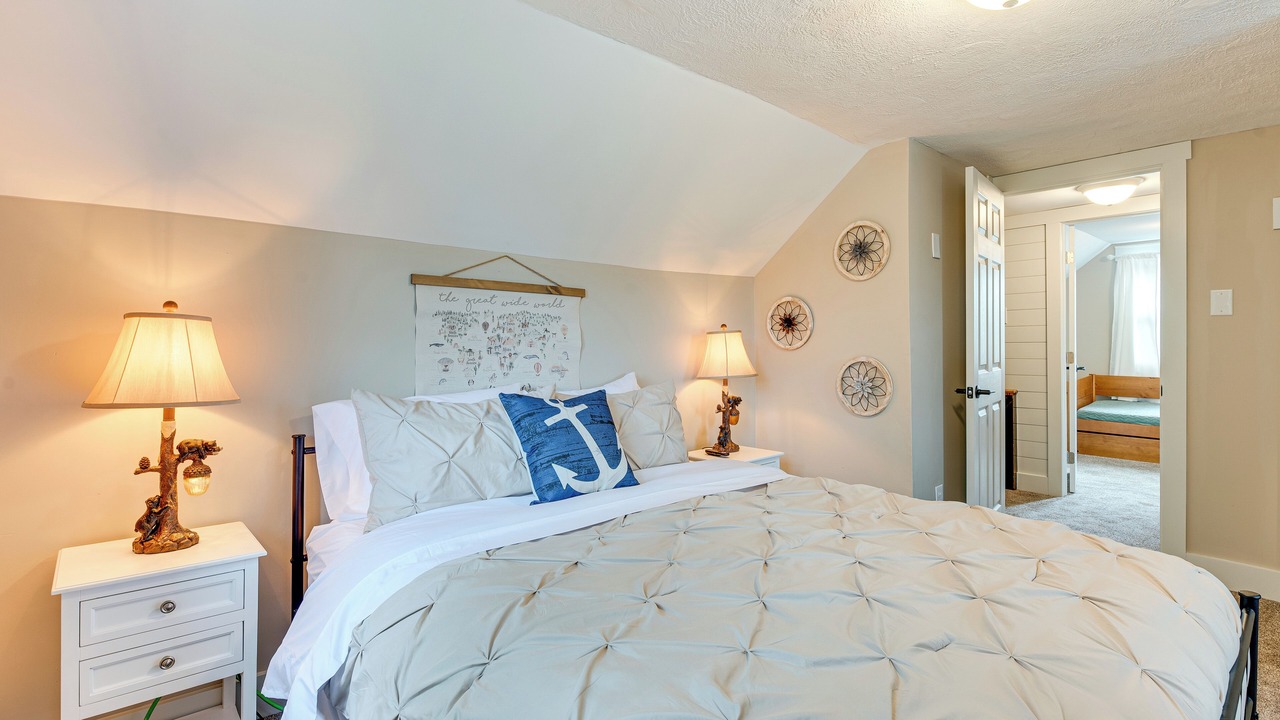 Photo of Bedroom in Harveys Lake