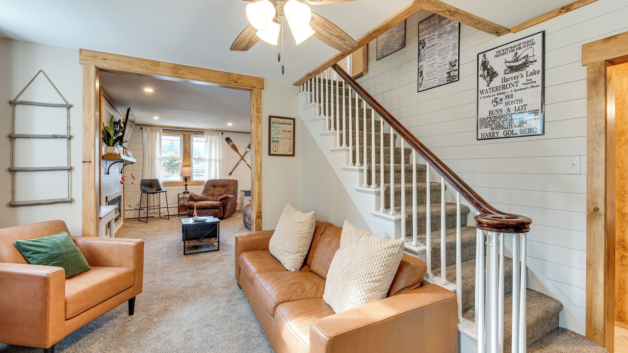 Photo of Livingroom in Harveys Lake