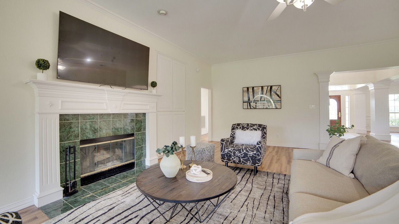 Photo of Livingroom in Farmersville