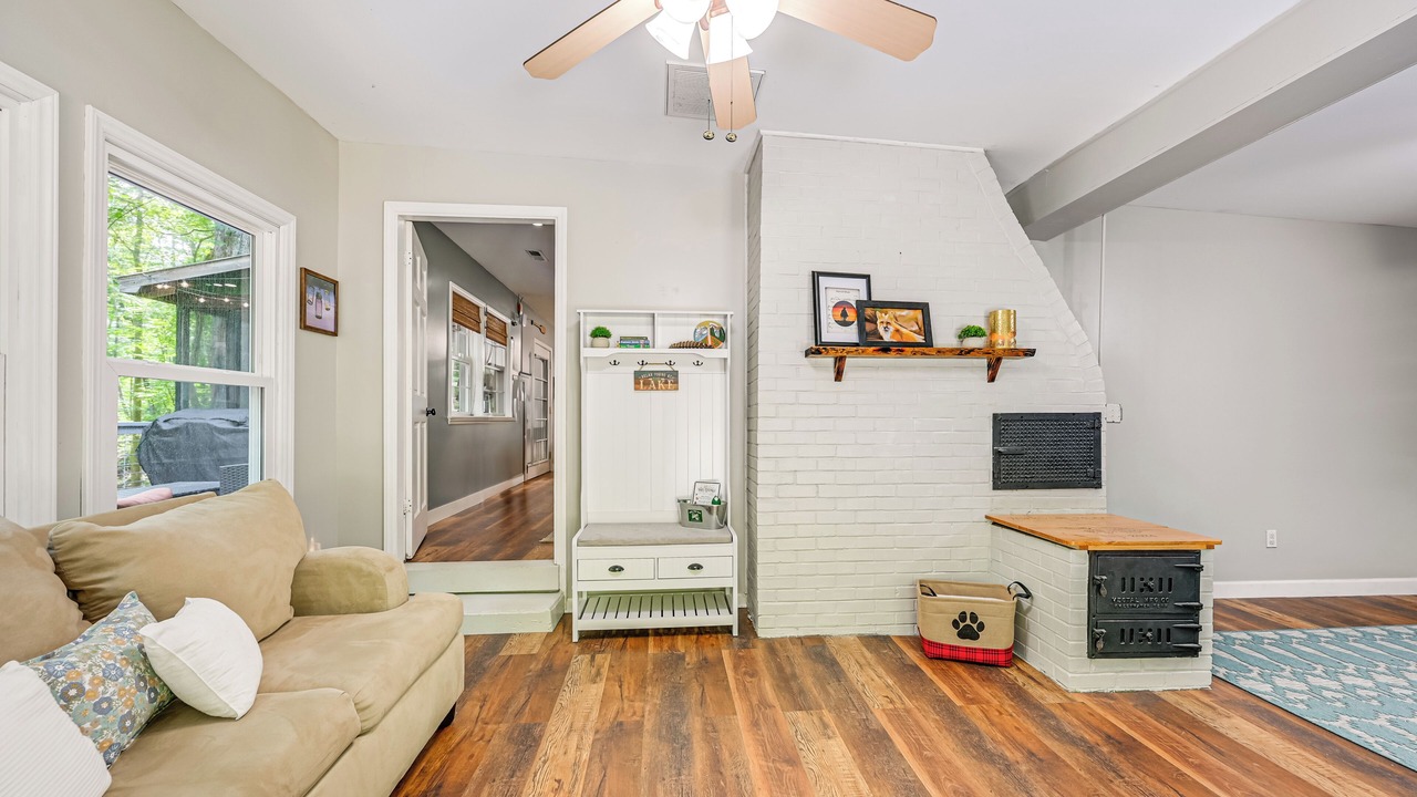 Photo of Livingroom in Henry