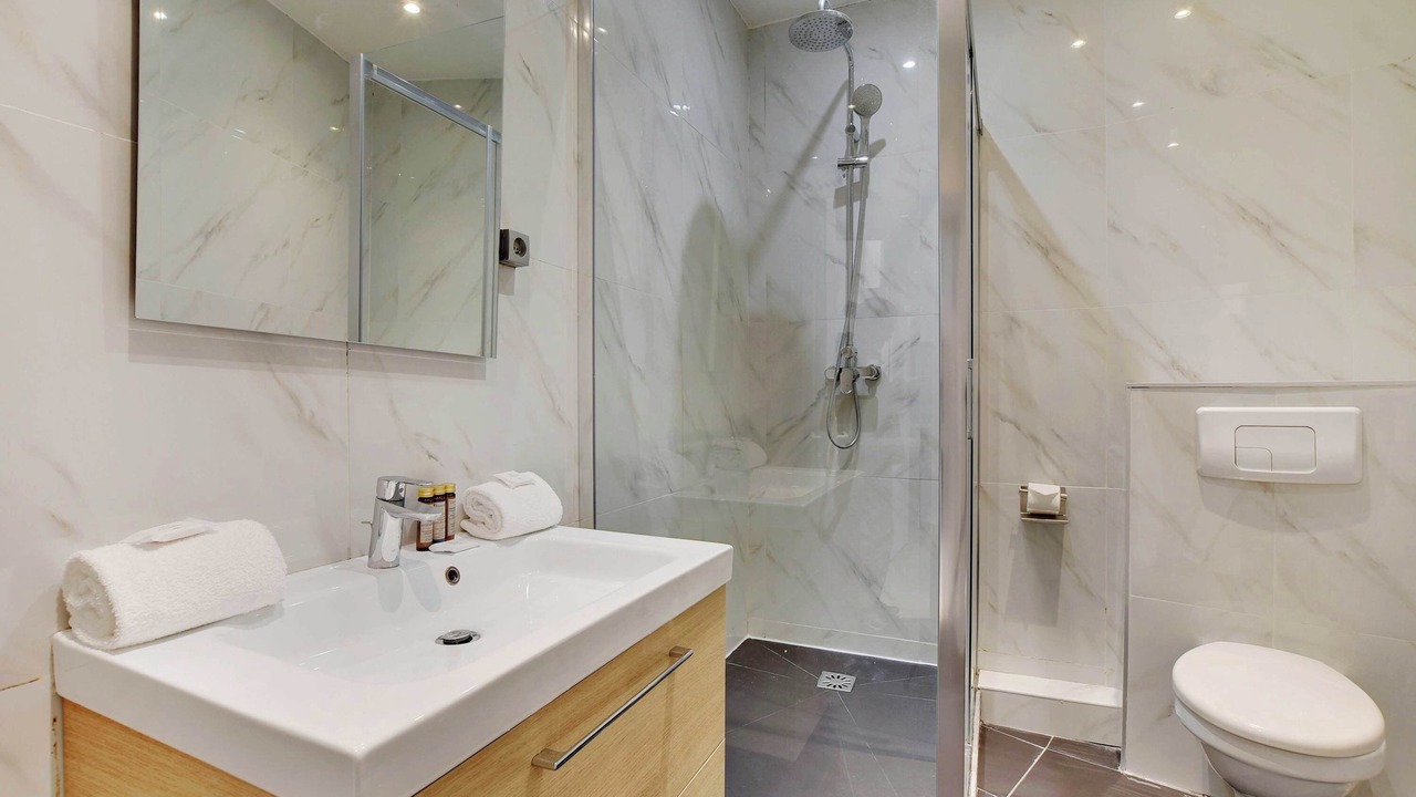 Photo of Bathroom in Arsenal