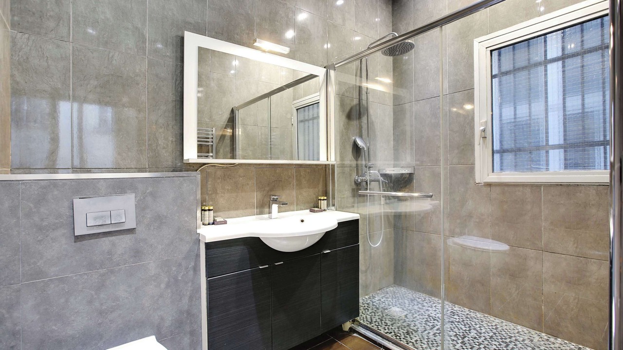 Photo of Bathroom in Arts-et-Metiers