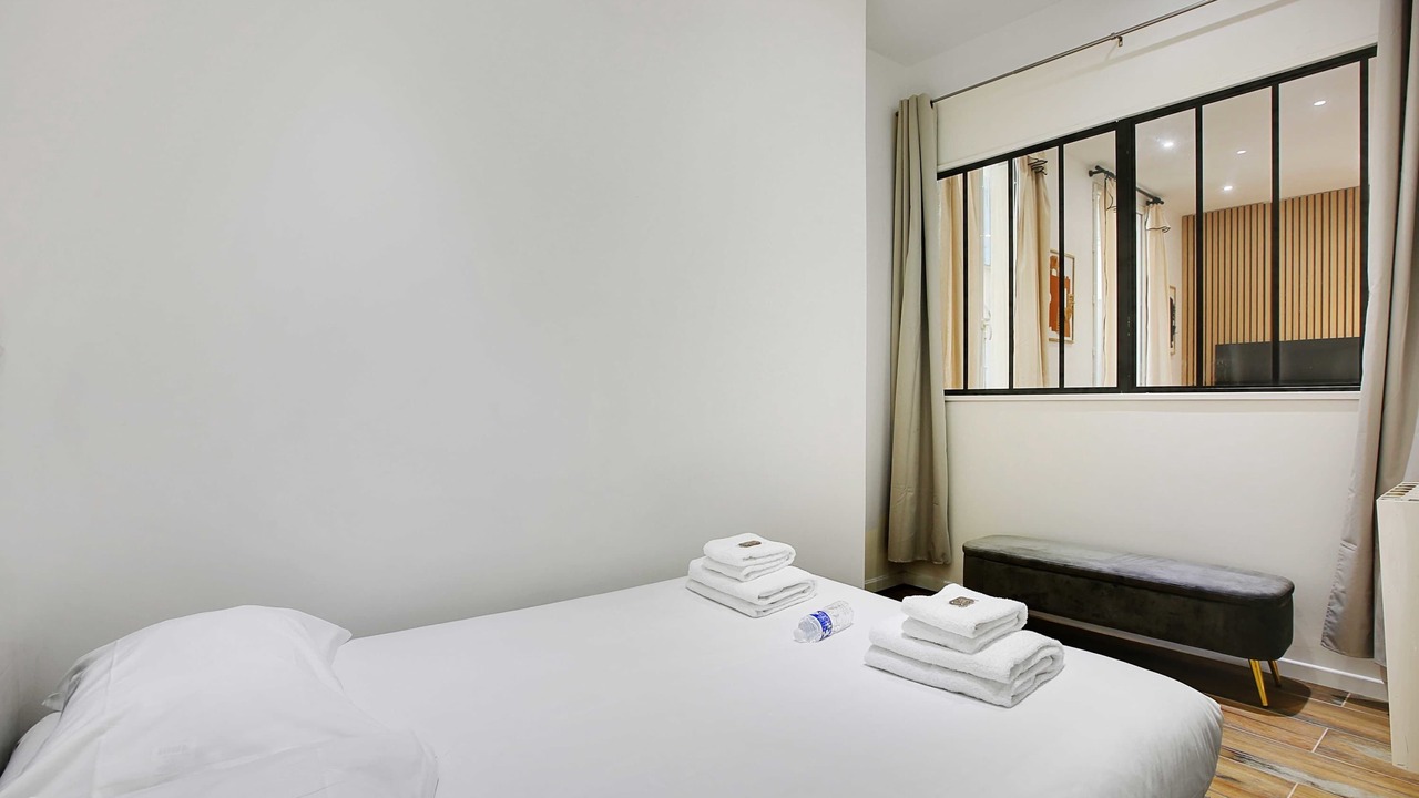 Photo of Bedroom in Arts-et-Metiers