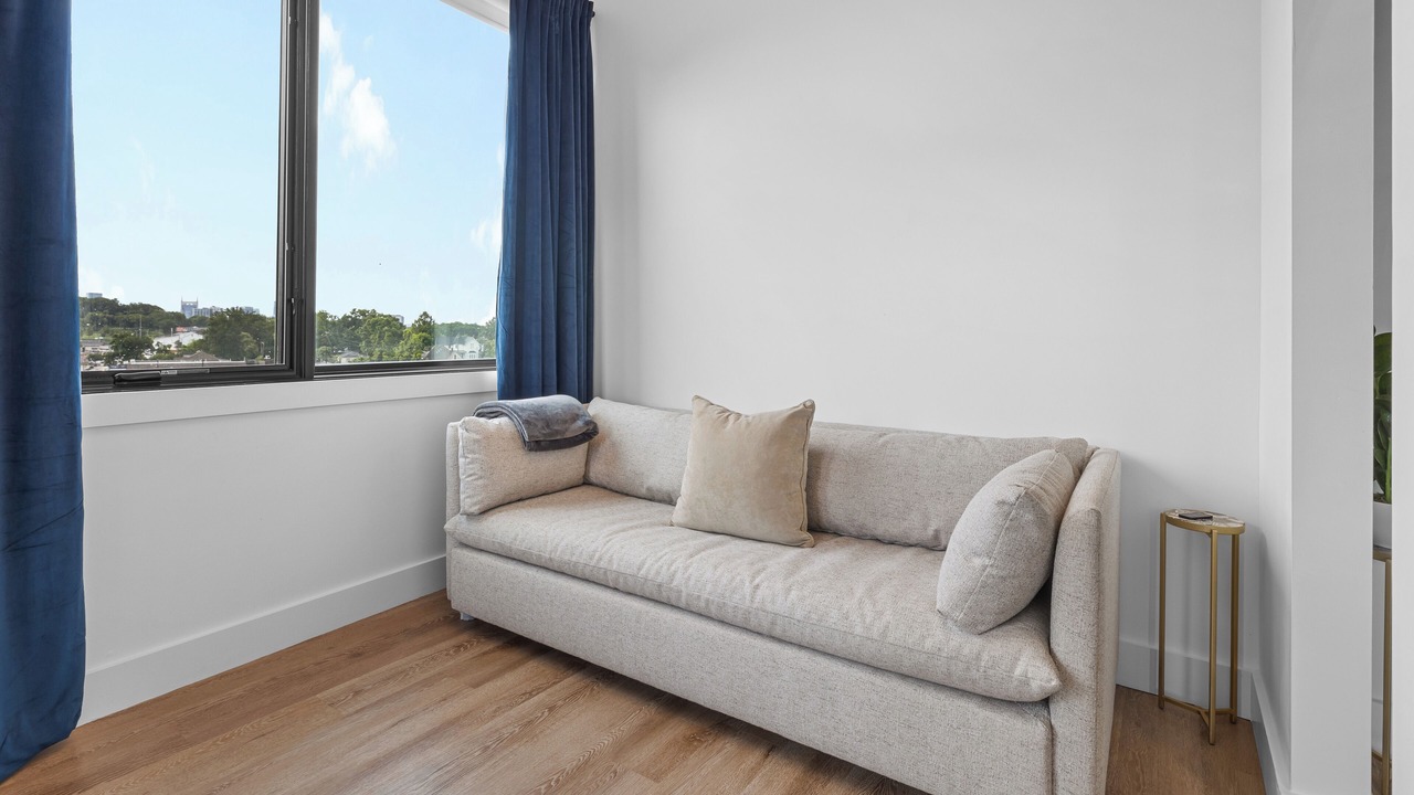Photo of Livingroom in Eighth Avenue