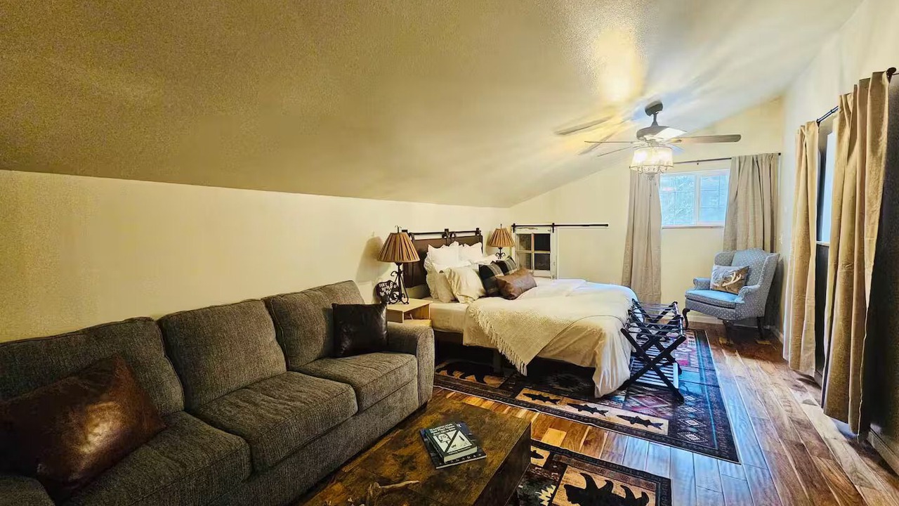 Photo of Livingroom in Easton
