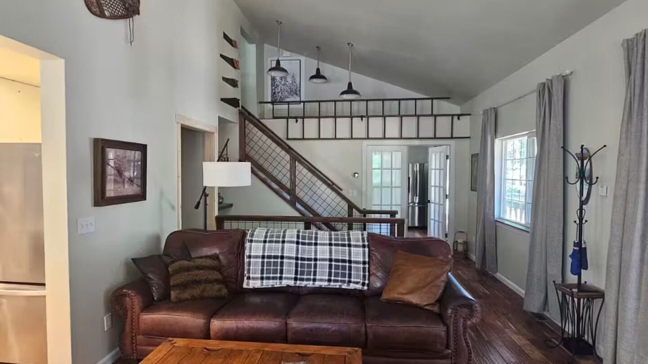Photo of Livingroom in Easton
