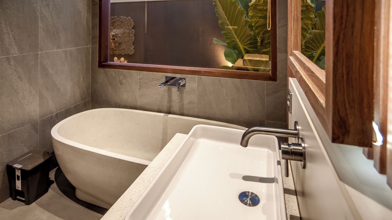 Photo of Bathroom in Kartika Plaza