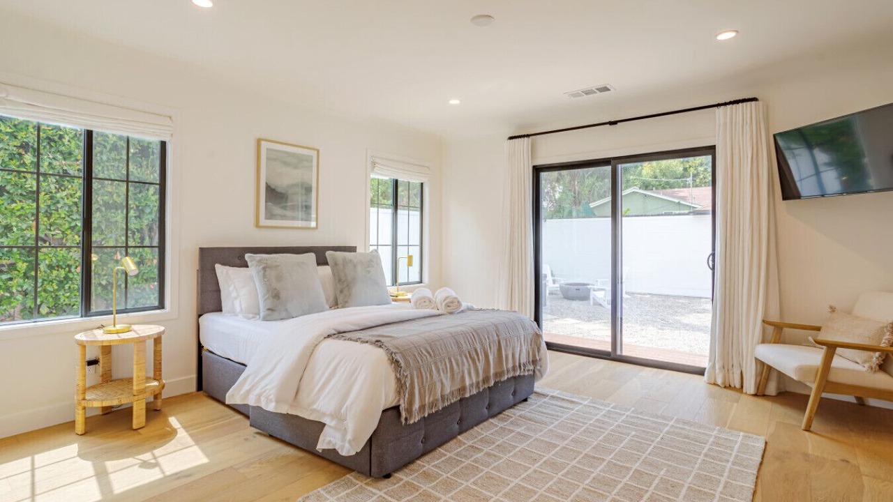 Photo of Bedroom in Valley Glen