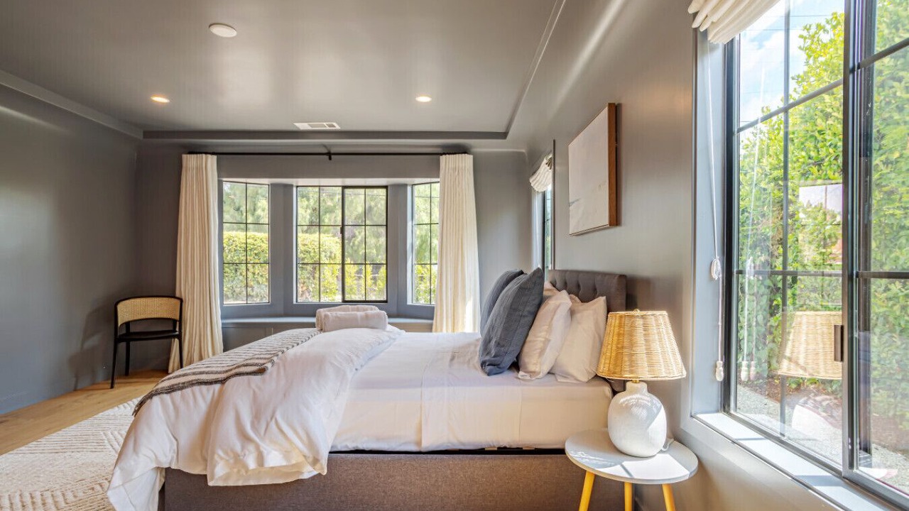 Photo of Bedroom in Valley Glen