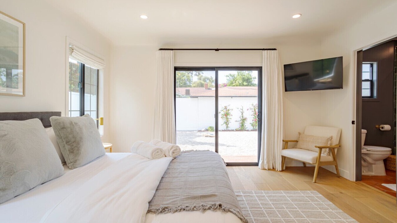 Photo of Bedroom in Valley Glen