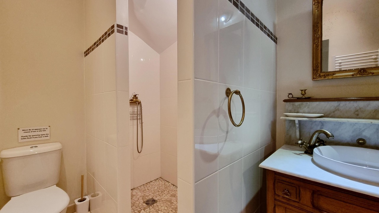 Photo of Bathroom in Olonzac