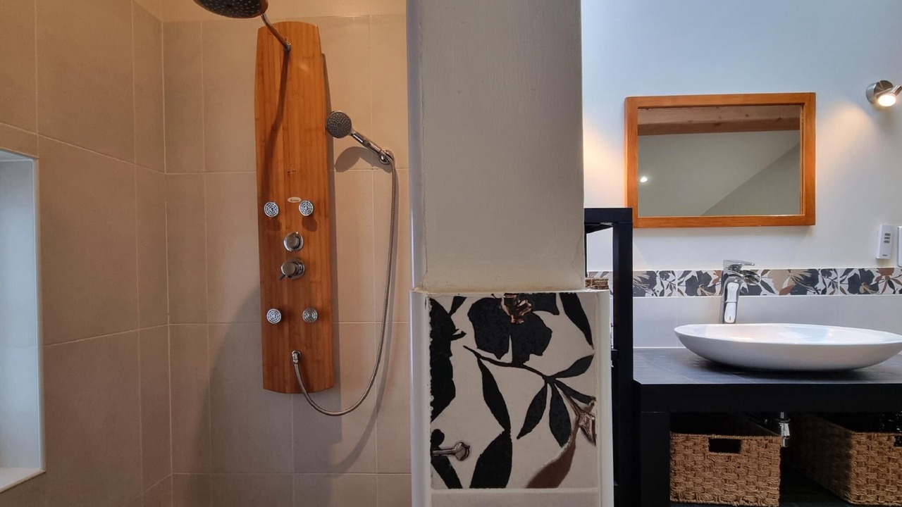 Photo of Bathroom in Olonzac