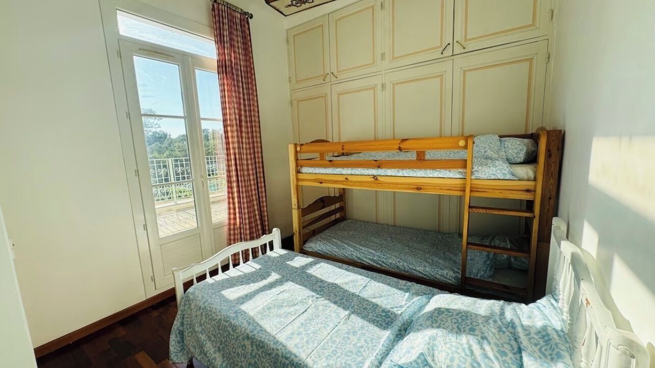 Photo of Bedroom in Saint-Mitre