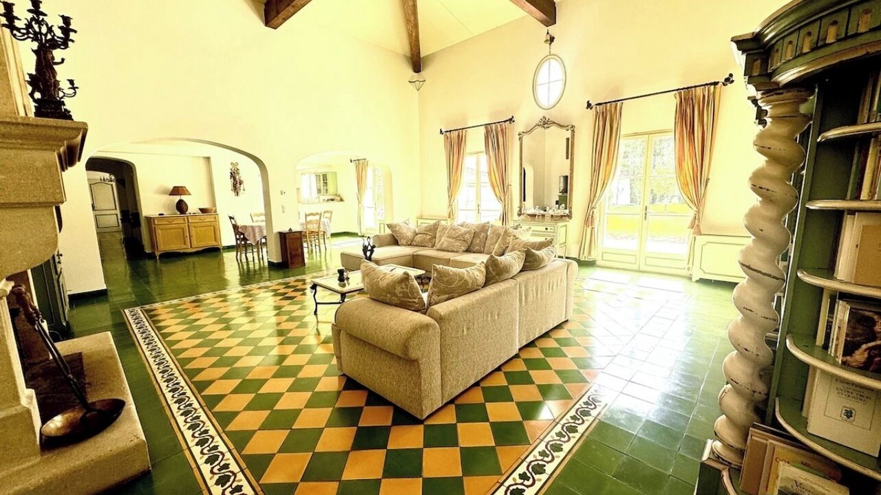 Photo of Livingroom in Saint-Mitre