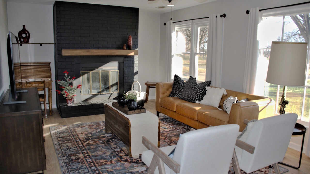 Photo of Livingroom in North Newton