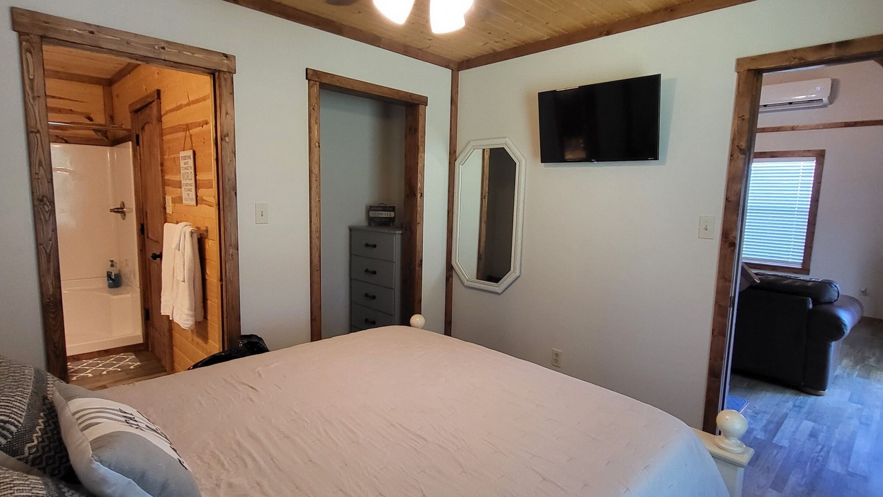 Photo of Bedroom in Gilmer