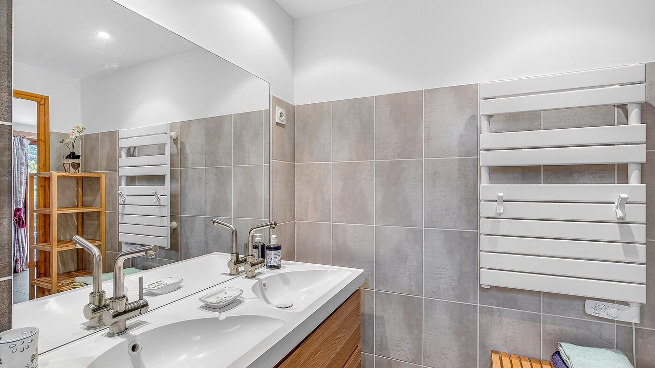 Photo of Bathroom in Meolans-Revel