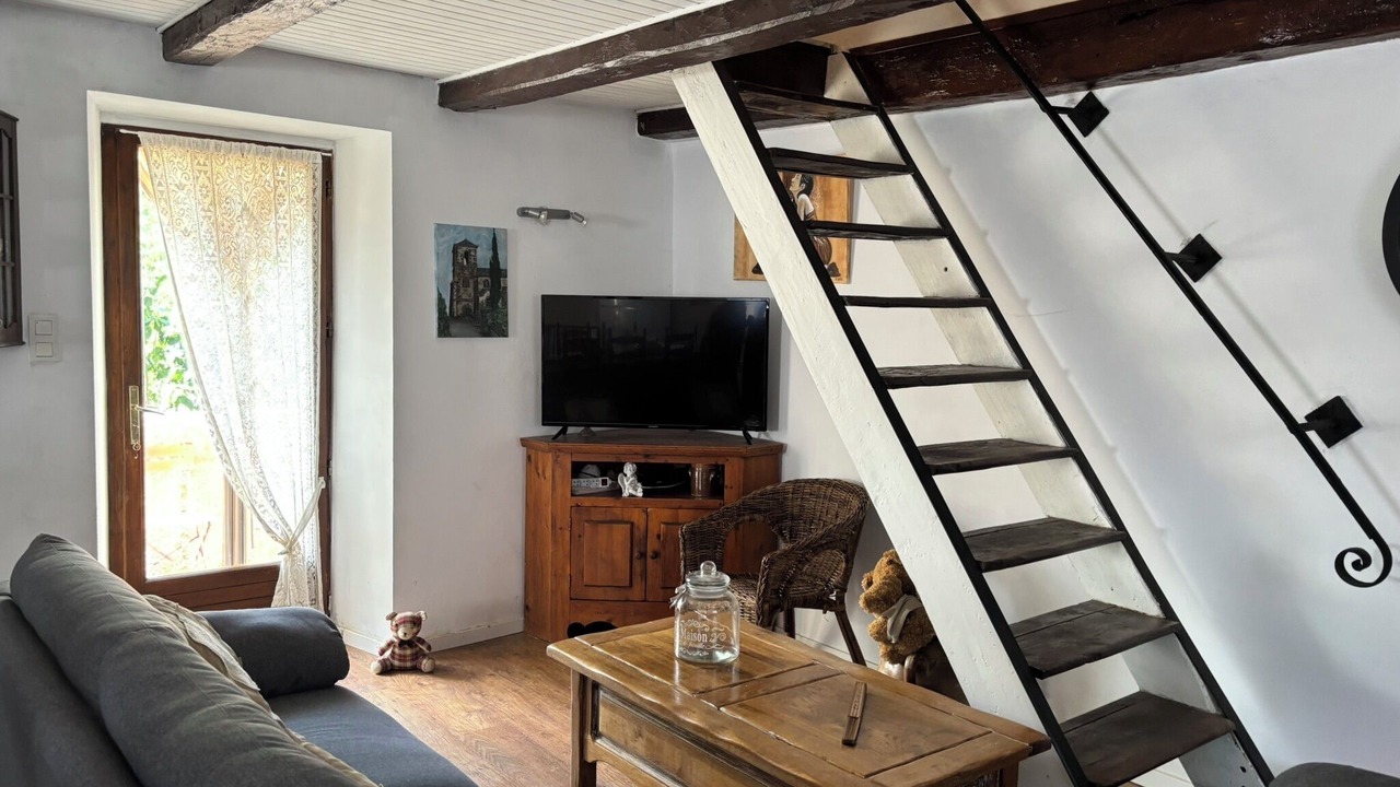 Photo of Livingroom in Martrin