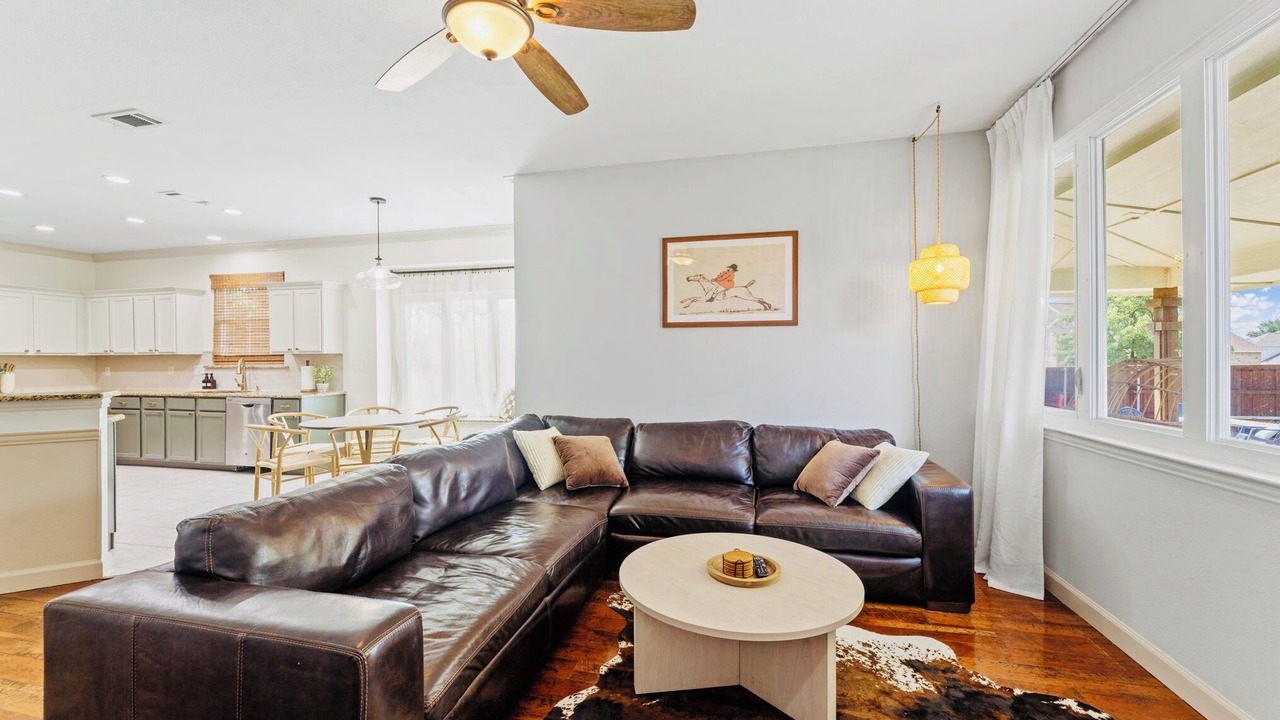Photo of Livingroom in The Colony